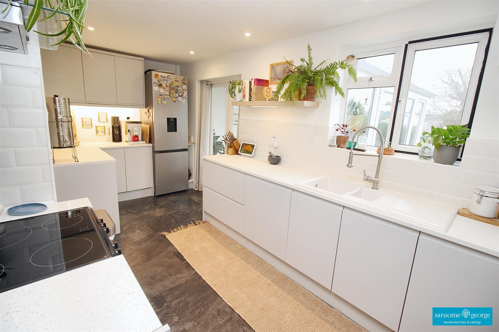 3 bed property in Causmans Way, Reading